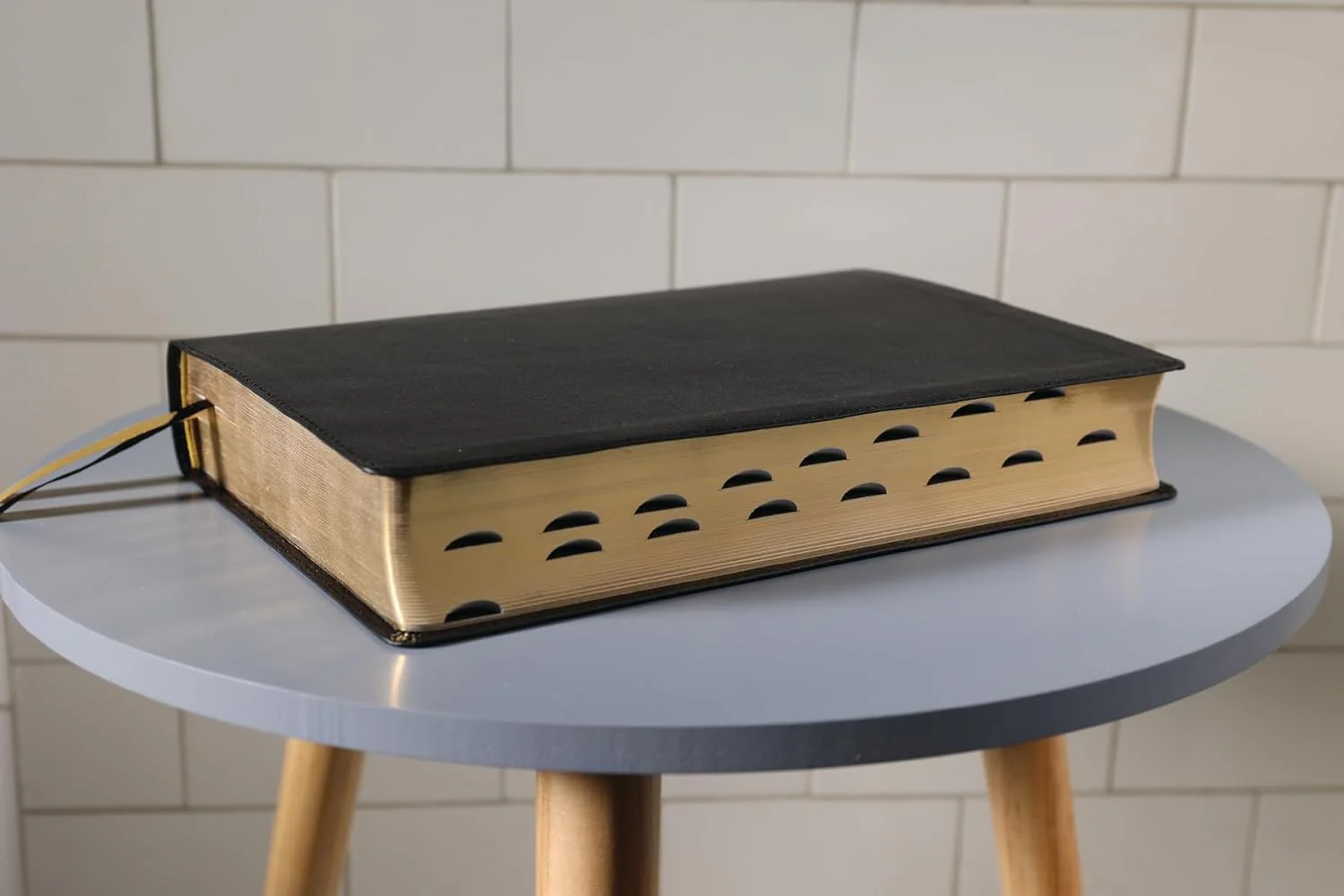 ESV, Thompson Chain-Reference Bible, Large Print, Red Letter - Image 7