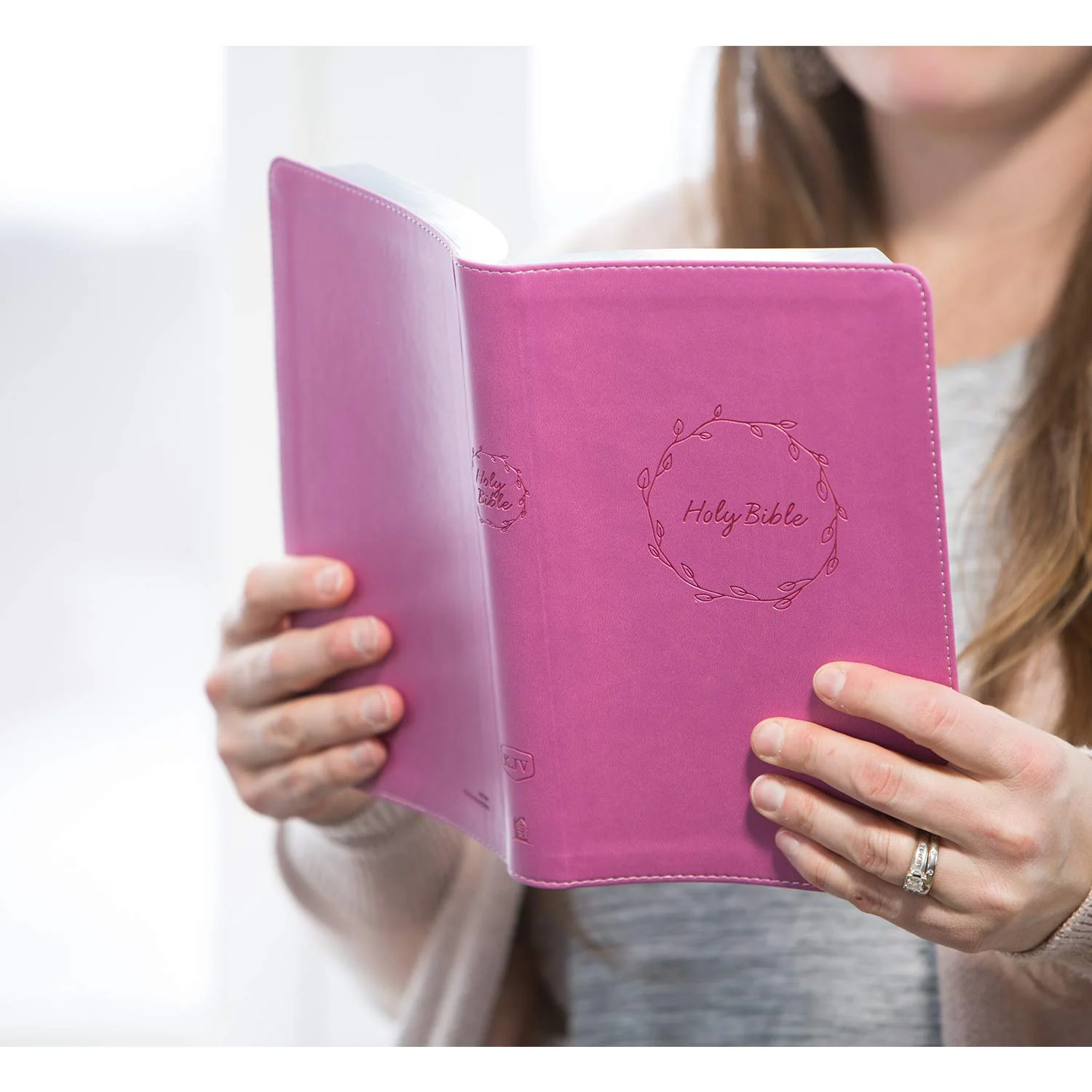 KJV, Deluxe Gift Bible, Red Letter Edition, Comfort Print - Image 10