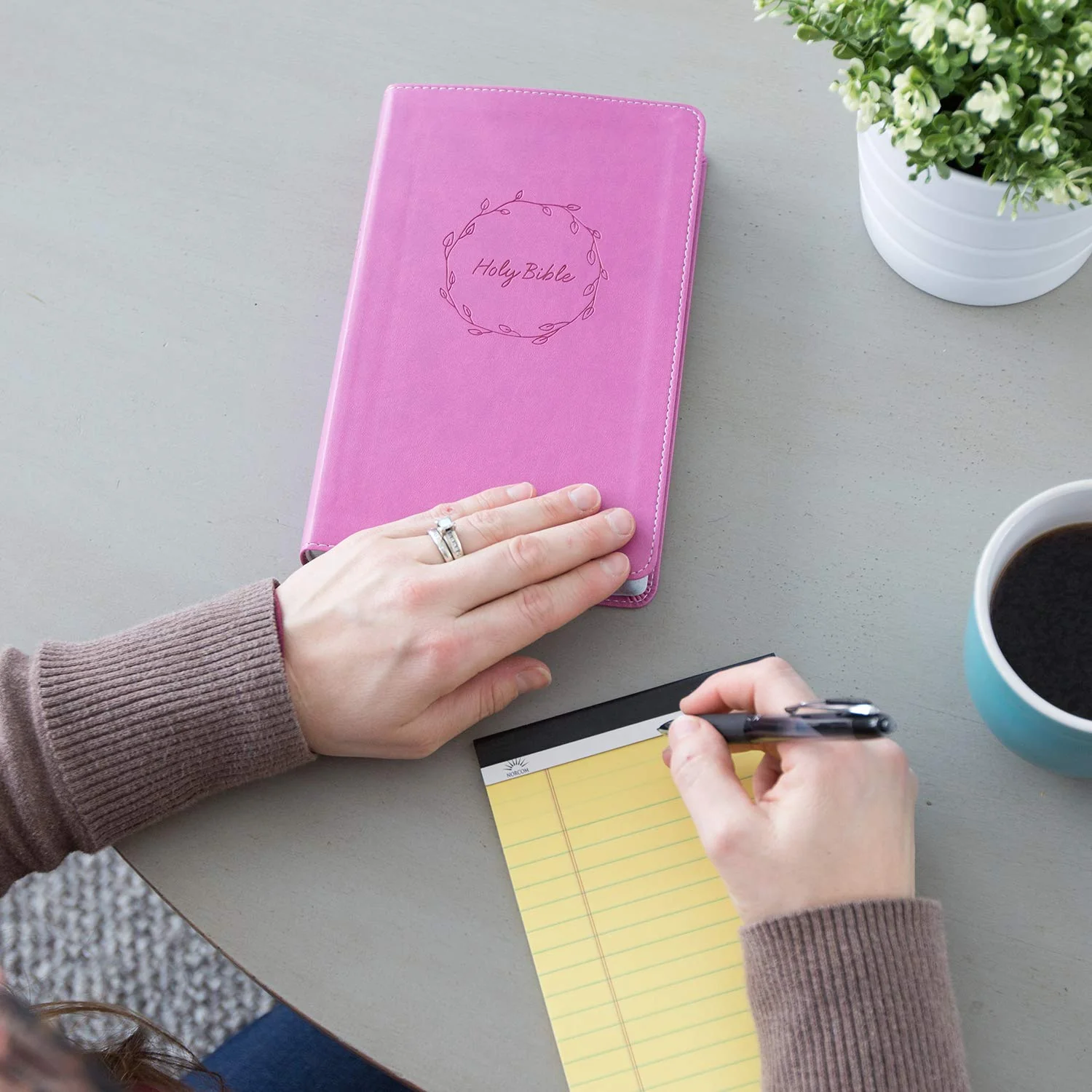 KJV, Deluxe Gift Bible, Red Letter Edition, Comfort Print - Image 11