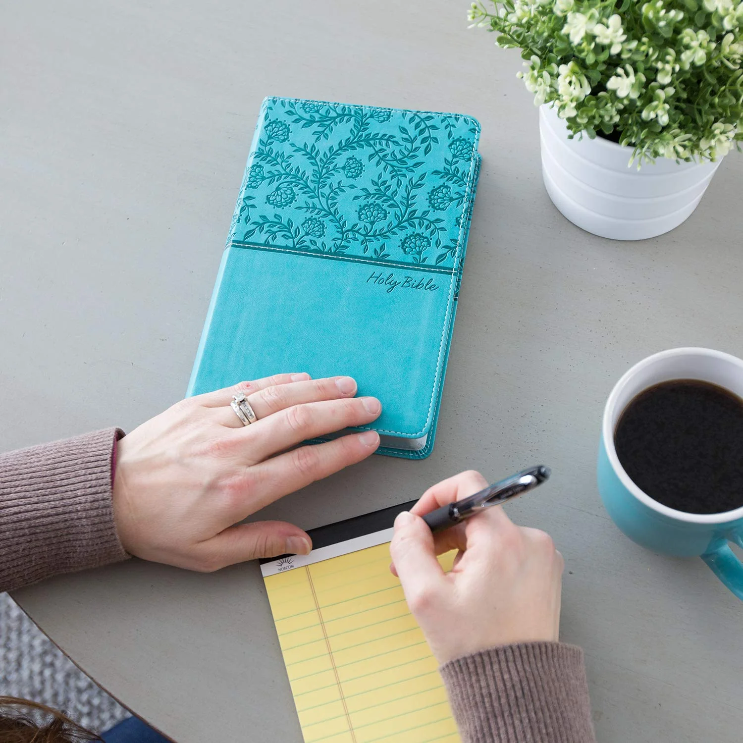 KJV, Deluxe Gift Bible, Red Letter Edition, Comfort Print - Image 12