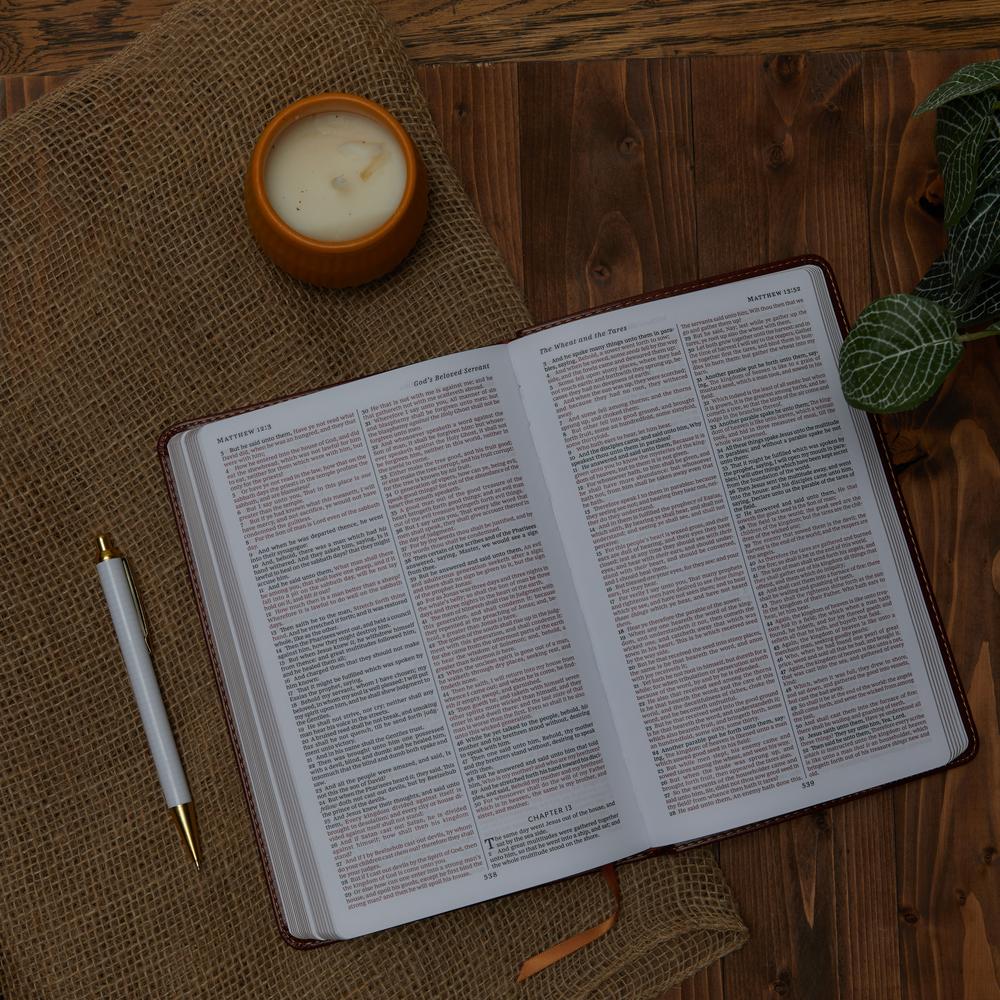 KJV, Deluxe Gift Bible, Red Letter Edition, Comfort Print - Image 20