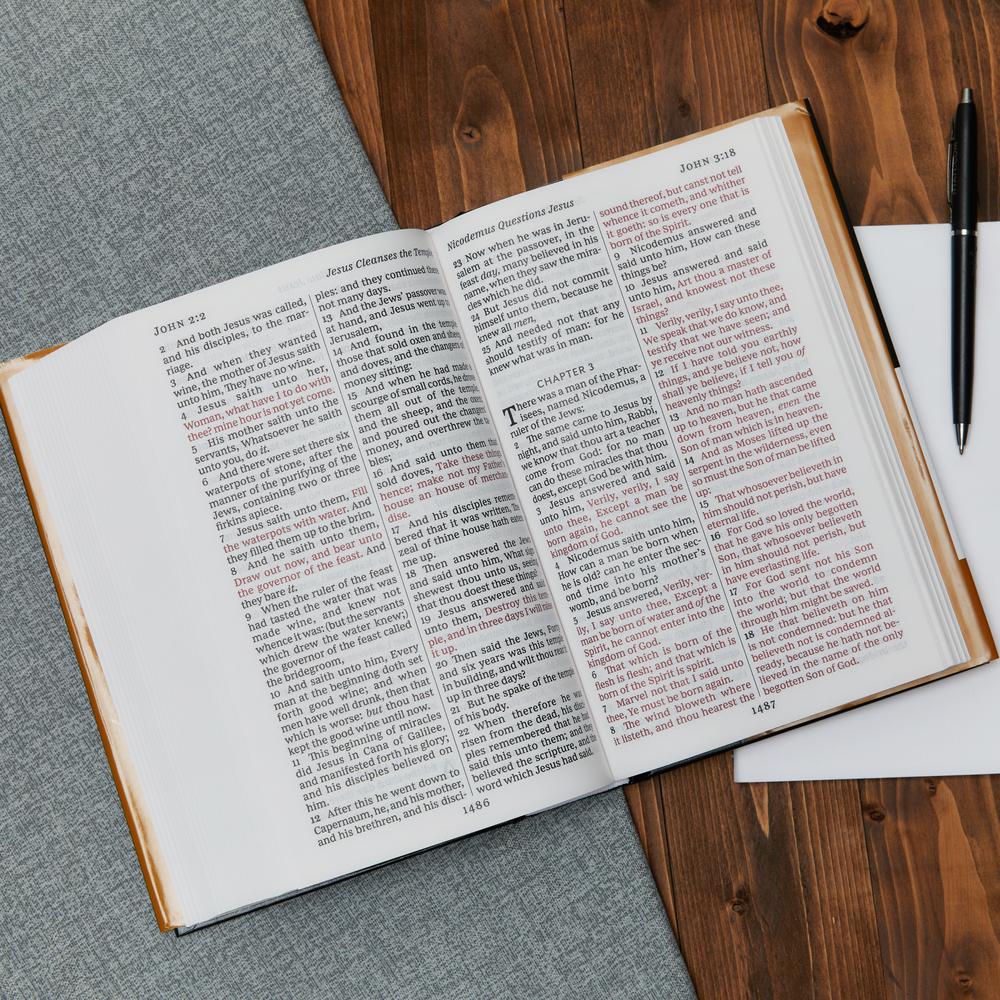 KJV, Pew Bible, Large Print, Red Letter Edition, Comfort Print: Holy Bible, King James Version - Image 11