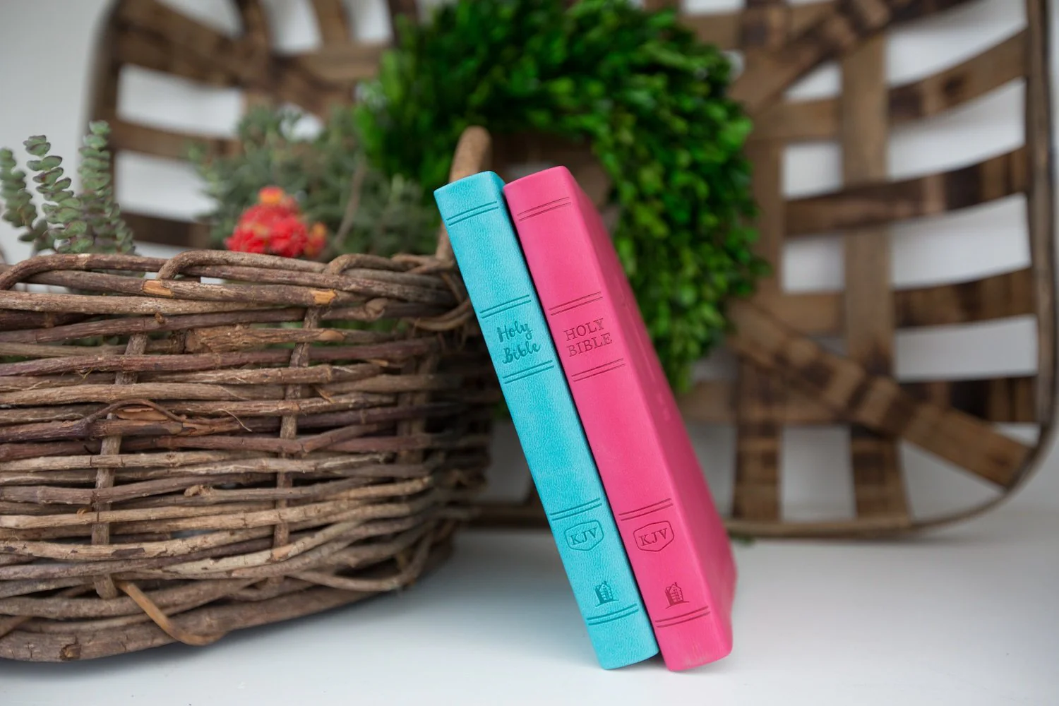 KJV, Value Thinline Bible, Compact, Red Letter, Comfort Print - Image 11