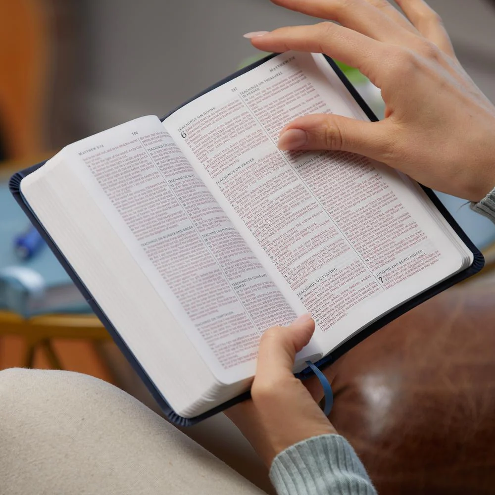 KJV, Value Thinline Bible, Compact, Red Letter, Comfort Print - Image 29