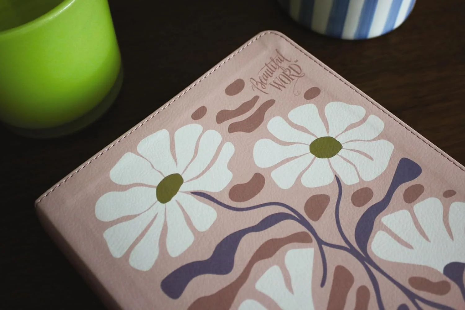 NIV, Beautiful Word Coloring Bible: Hundreds of Verses to Color - Image 23