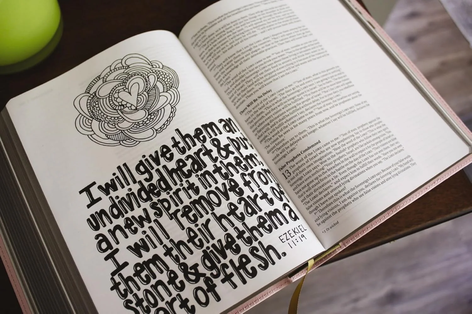 NIV, Beautiful Word Coloring Bible: Hundreds of Verses to Color - Image 25