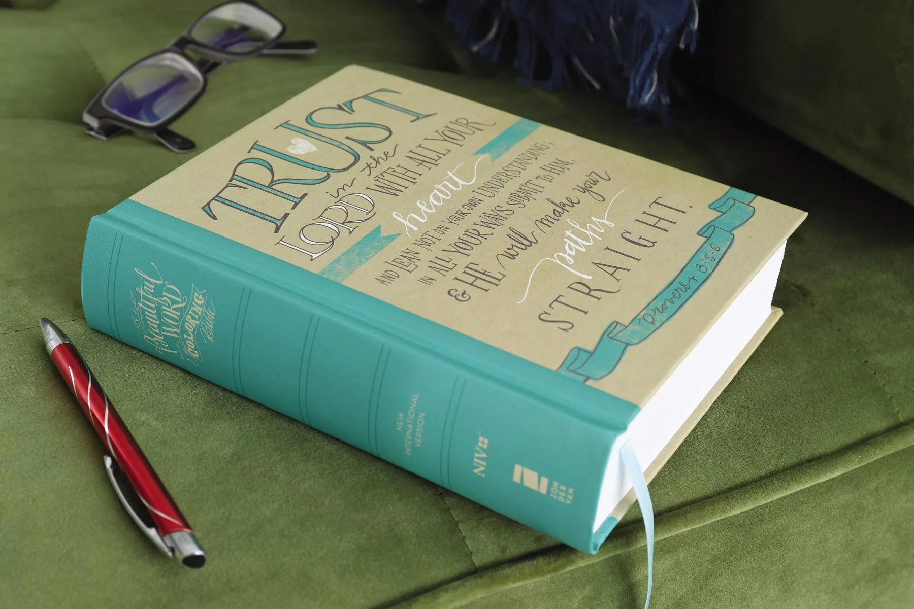 NIV, Beautiful Word Coloring Bible: Hundreds of Verses to Color - Image 9