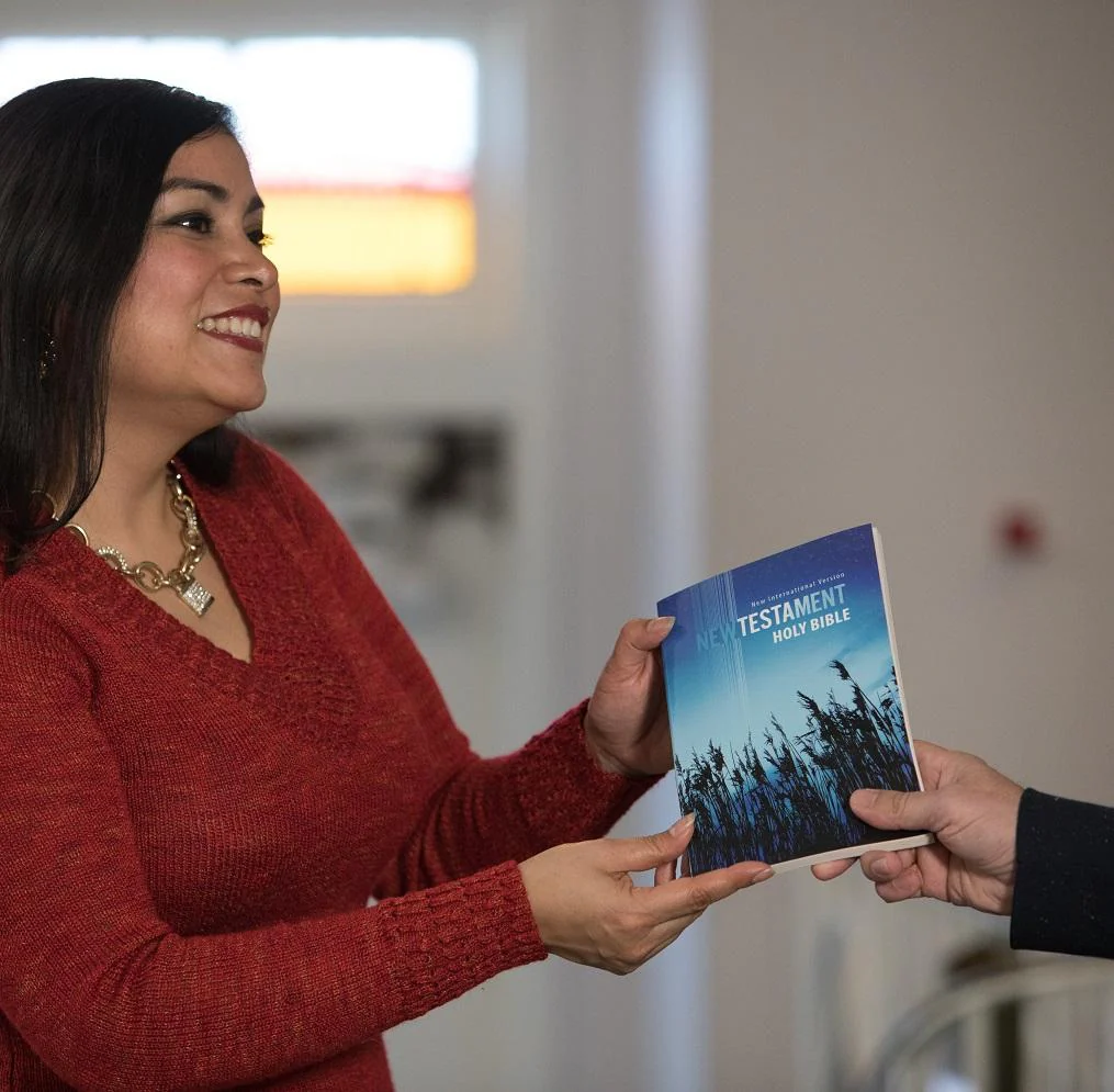 NIV, Outreach New Testament for Kids, Paperback - Image 14