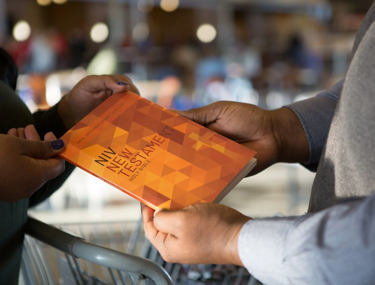 NIV, Outreach New Testament for Kids, Paperback - Image 21