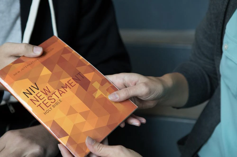 NIV, Outreach New Testament for Kids, Paperback - Image 30