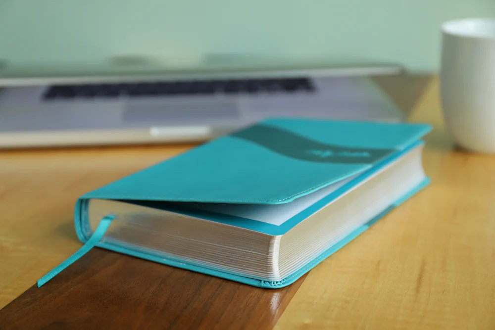 NIV, Premium Gift Bible, Red Letter Edition, Comfort Print: The Perfect Bible for Any Gift-Giving Occasion - Image 10