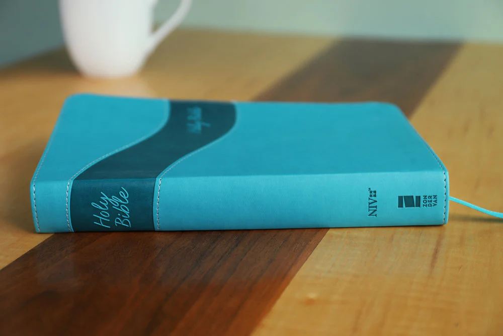 NIV, Premium Gift Bible, Red Letter Edition, Comfort Print: The Perfect Bible for Any Gift-Giving Occasion - Image 21