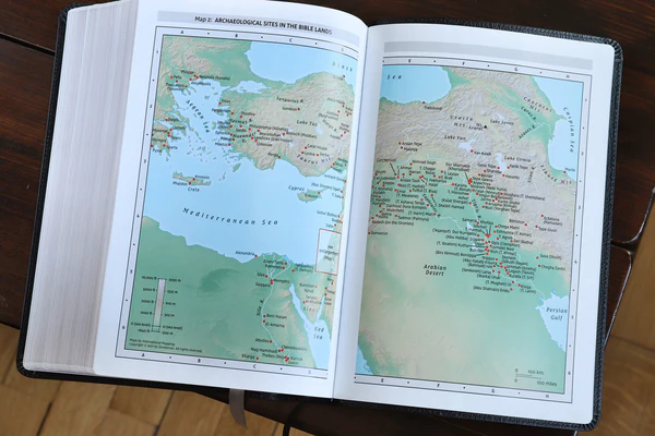NIV, Thompson Chain-Reference Bible, Large Print, Red Letter Edition, Comfort Print - Image 28