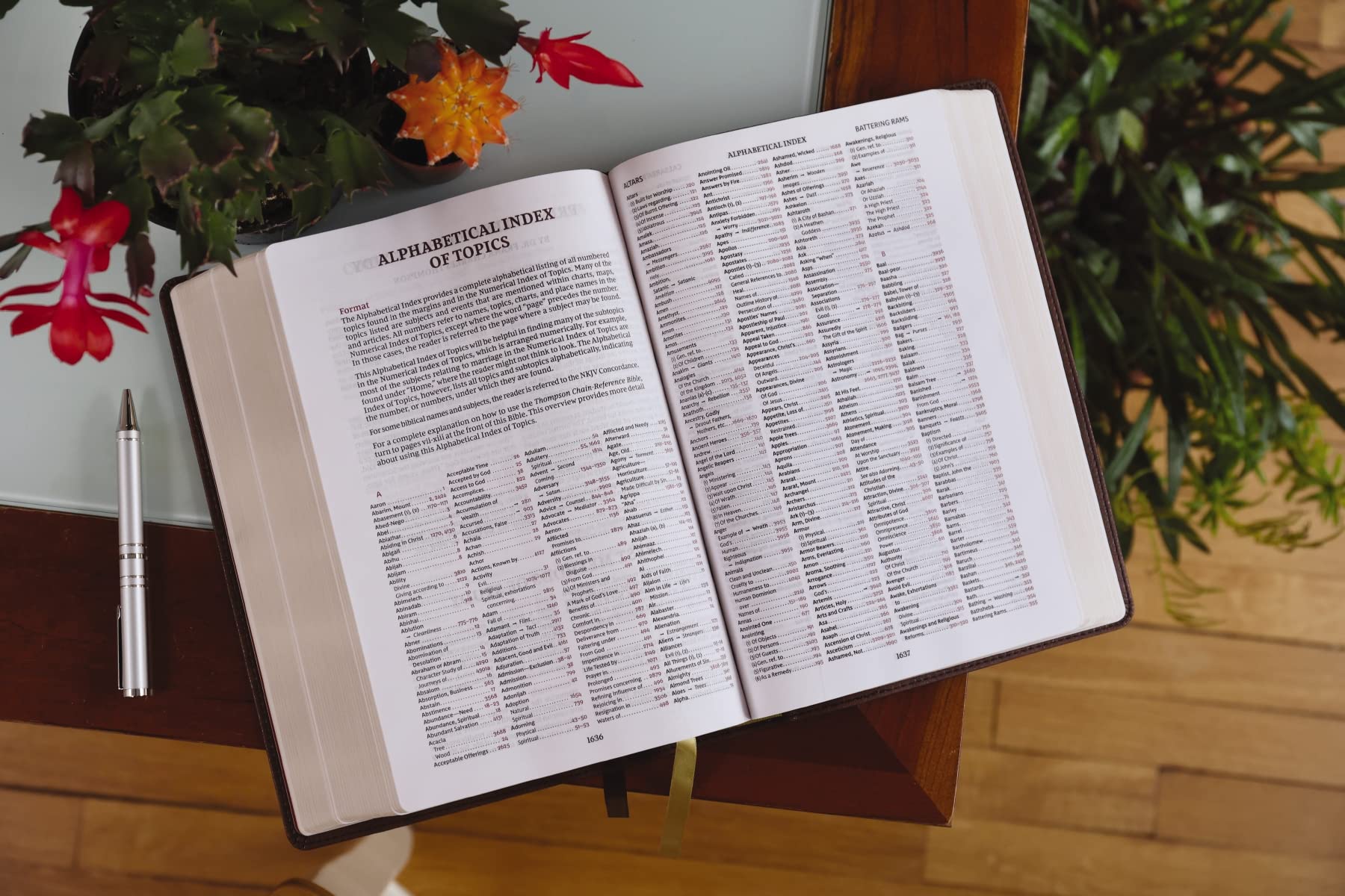 NKJV, Thompson Chain-Reference Bible, Large Print, Red Letter, Comfort Print - Image 10