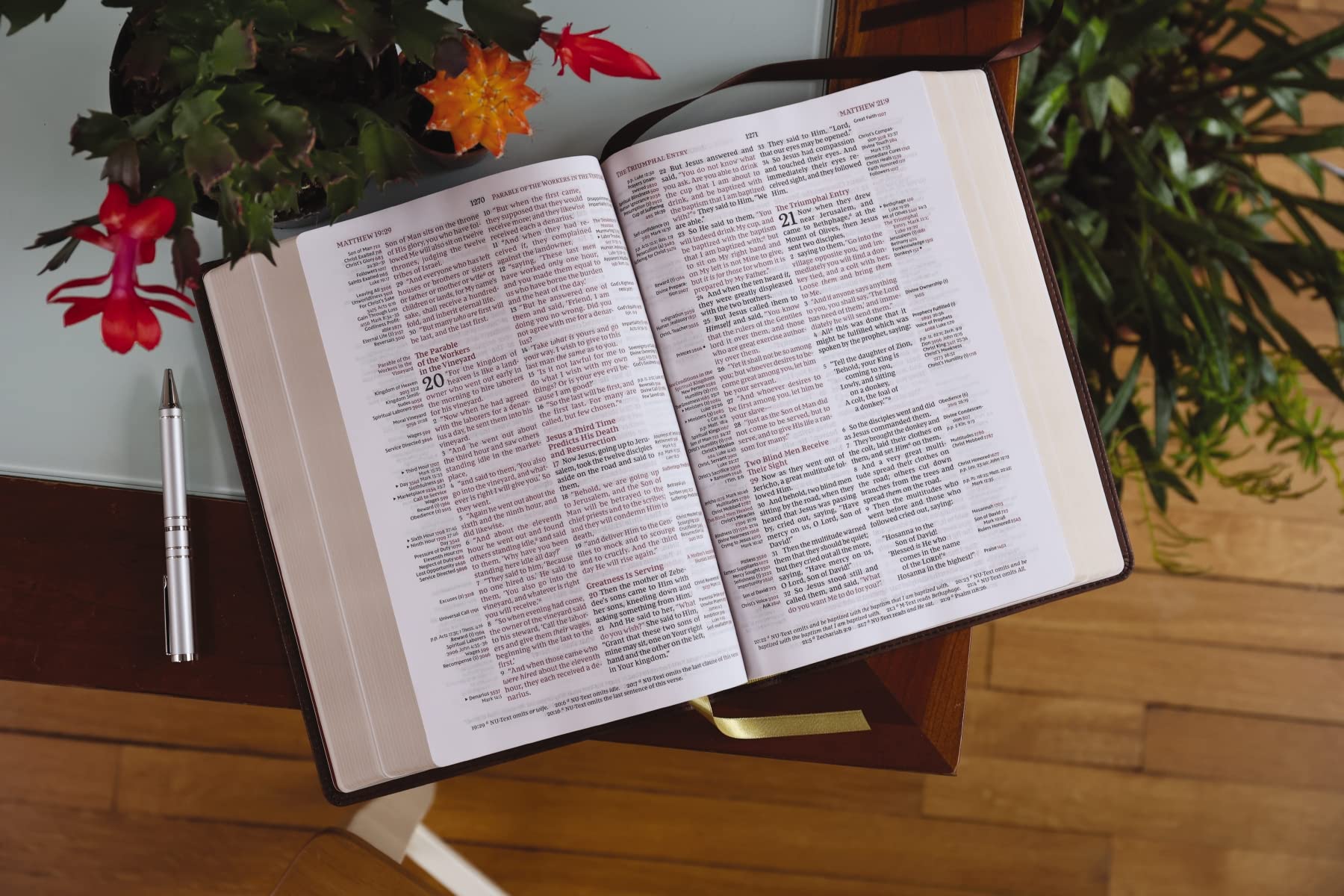 NKJV, Thompson Chain-Reference Bible, Large Print, Red Letter, Comfort Print - Image 9